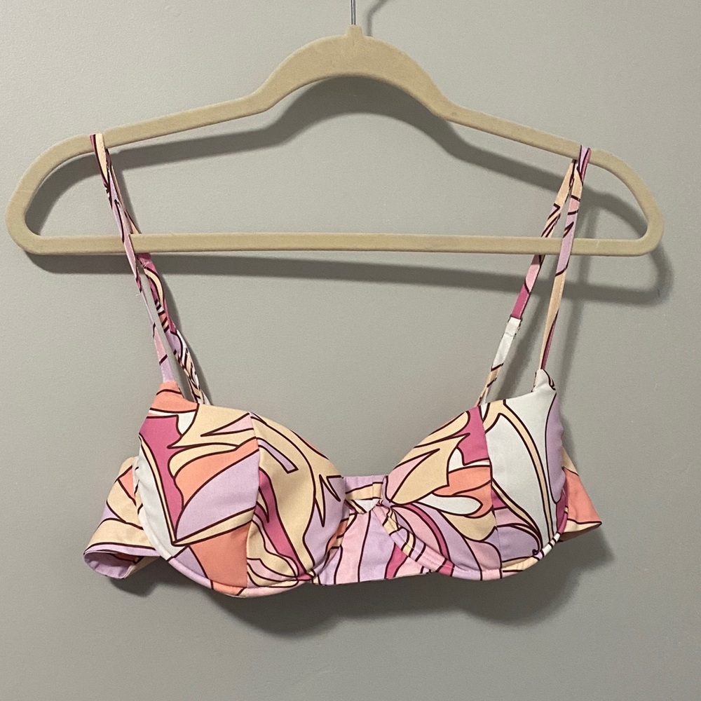 NWOT! Princess Polly Patterned Crop Top